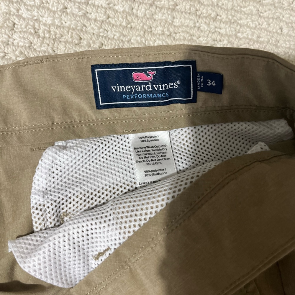 Vineyard vines performance shorts men 34 khaki